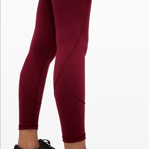 Lululemon’s In movement tight 25” leggings - Picture 4 of 7